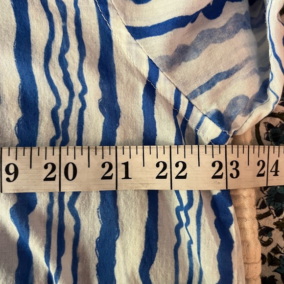 Coniglio Palm Beach | Blue White Classic Button Down Wave Stripe - Picture 5 of 6